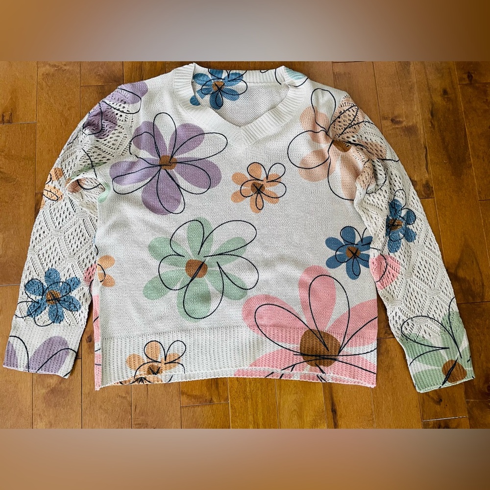 Floral V-Neck Long Sleeve Sweater Top - White with Pastel Flowers